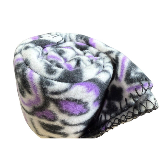 Mainstays Purple Black White Cozy Fleece Throw Blanket 50" X 60" Home Bedding - Picture 4 of 7